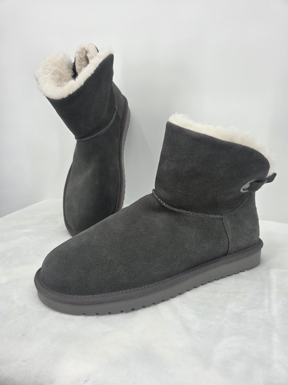 Koolaburra by UGG Women’s 11 Gray Suede Shearling Lined Ankle Boots